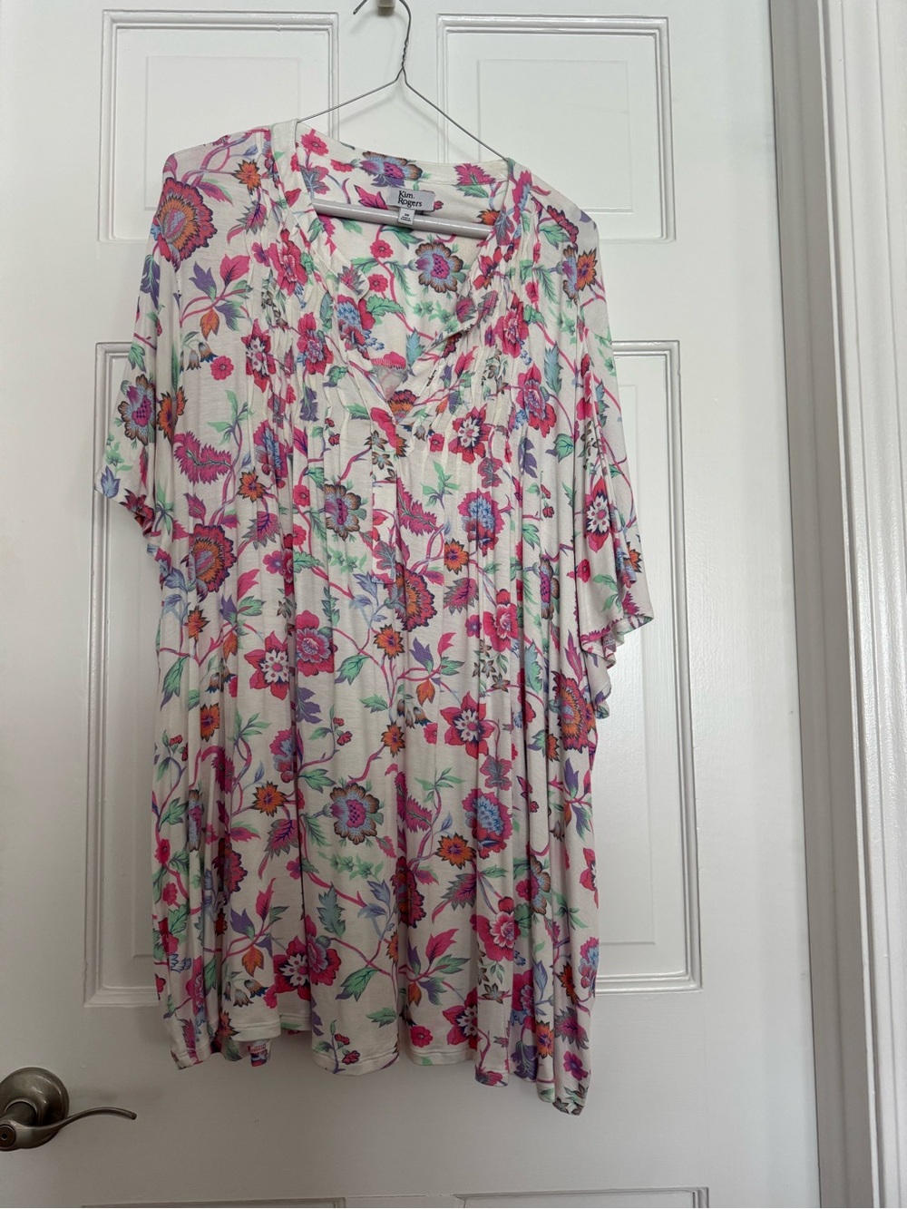 Kim Rogers Floral V-Neck Tunic Top in Cream with Pink & Purple Flowers